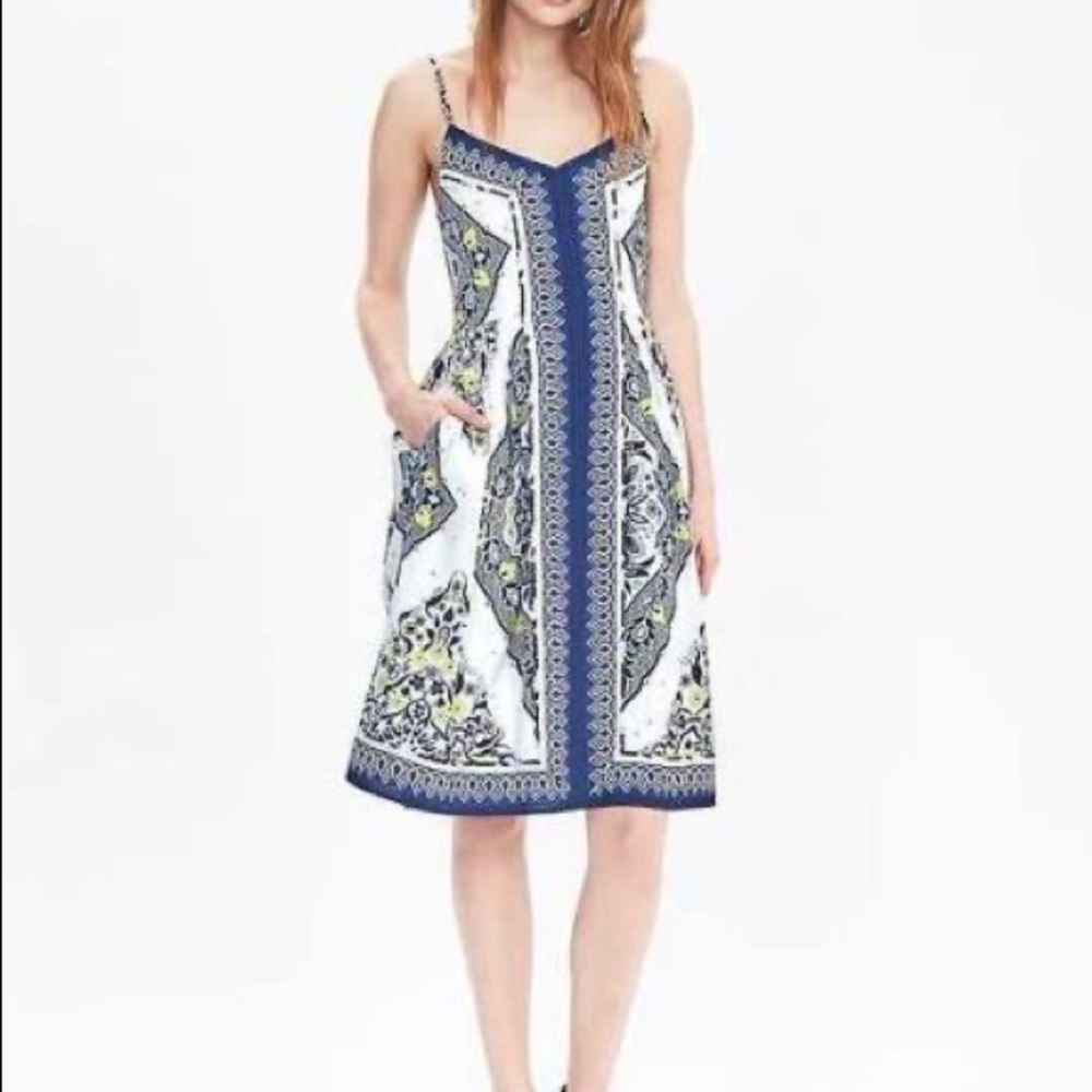 BANANA REPUBLIC MULTI-PRINT STRAPPY DRESS
COOL FLORAL🌷 - Picture 3 of 9
